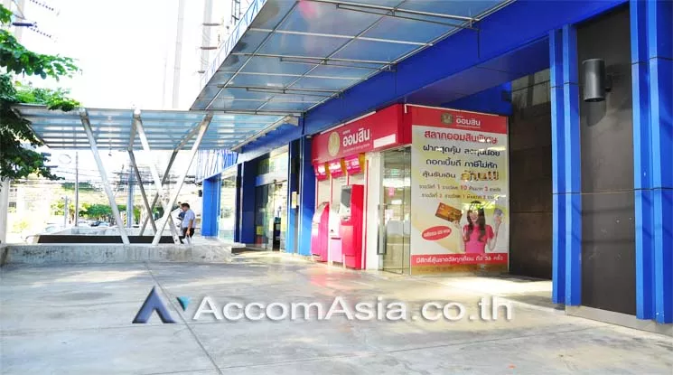  Office space For Rent in Silom, Bangkok  near BTS Surasak (AA11174)